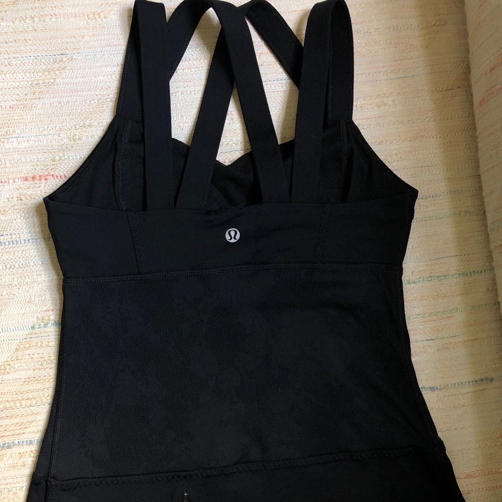 Lulu Lemon Black Sports Tank - Size 6 - WORN TWICE